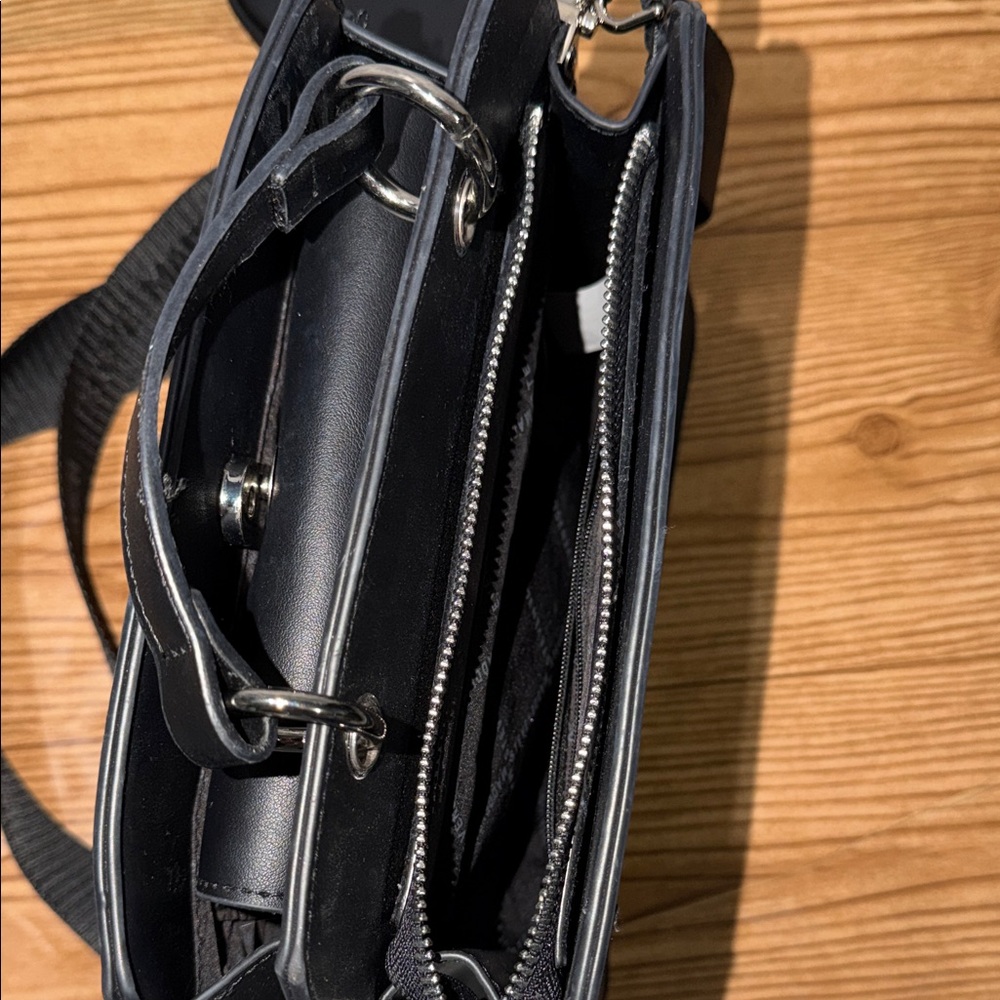 Steve Madden Black Messenger Bag for Men - Picture 3 of 8